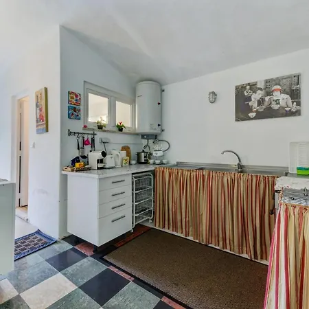 Semesterbostad 3 Bedrooms House With Shared Pool Enclosed Garden And Wifi At 1 Km Away From The