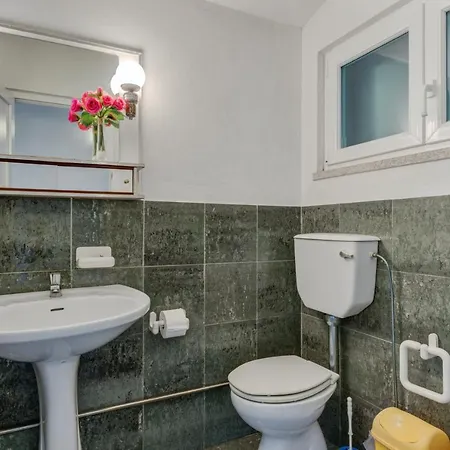 3 Bedrooms House With Shared Pool Enclosed Garden And Wifi At 1 Km Away From The Afife